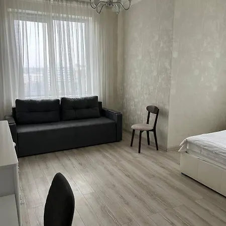 Assistant On Smart Plaza Hotel 2*