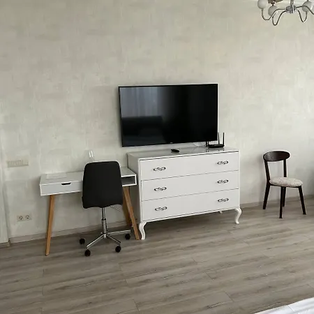Assistant On Smart Plaza Szálloda 2*