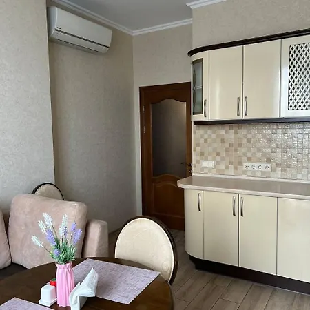 Assistant On Smart Plaza Hotel 2*
