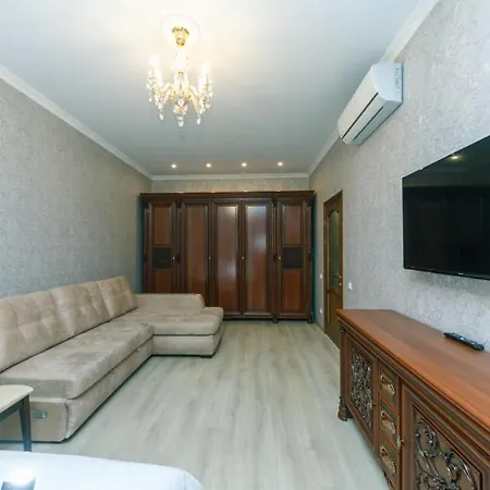 Assistant On Smart Plaza Hotel Kiev