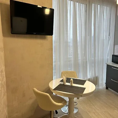 Assistant On Smart Plaza 2*